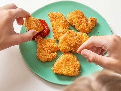 Sedih! Bocah Ini Nabung Demi Bisa Buka Puasa dengan Nugget