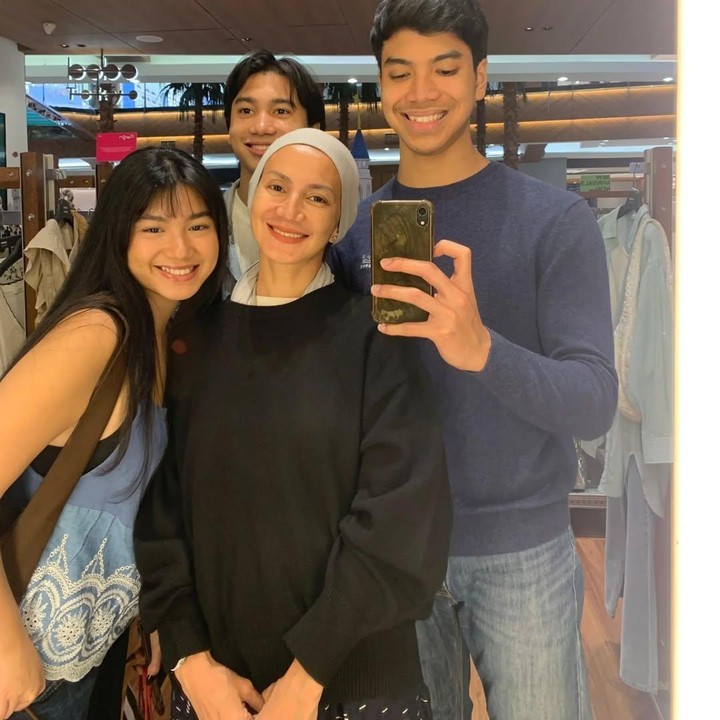 <p>Shalima adalah anak pertama Wanda Hamidah dari pernikahan dengan Cyril Raoul Hakim yang berakhir dengan perceraian di tahun 2012. Perempuan 22 tahun ini lahir pada 12 April 2002.</p>