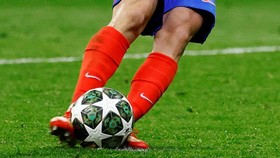 Angle Kamera VAR yang Bikin Gol Penalti Julian Alvarez Dianulir