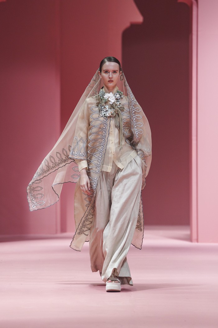 Lini sekunder Biyan Wanaatmadja, Studio 133 Biyan, menampilkan koleksi Raya 2025 yang terdiri dari womenswear dan menswear kontemporer, tapi tetap mengindahkan warisan budaya Indonesia/ Foto: Dok. Studio 133