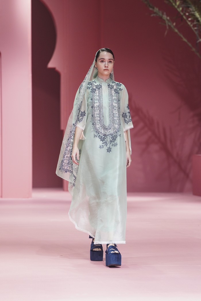 Warisan tradisi yang dijumpai seperti ukiran tradisional Indonesia, flora tropis, dan pola batik geometris yang disederhanakan dalam garis-garis yang lebih modern/ Foto: Dok. Studio 133 Biyan