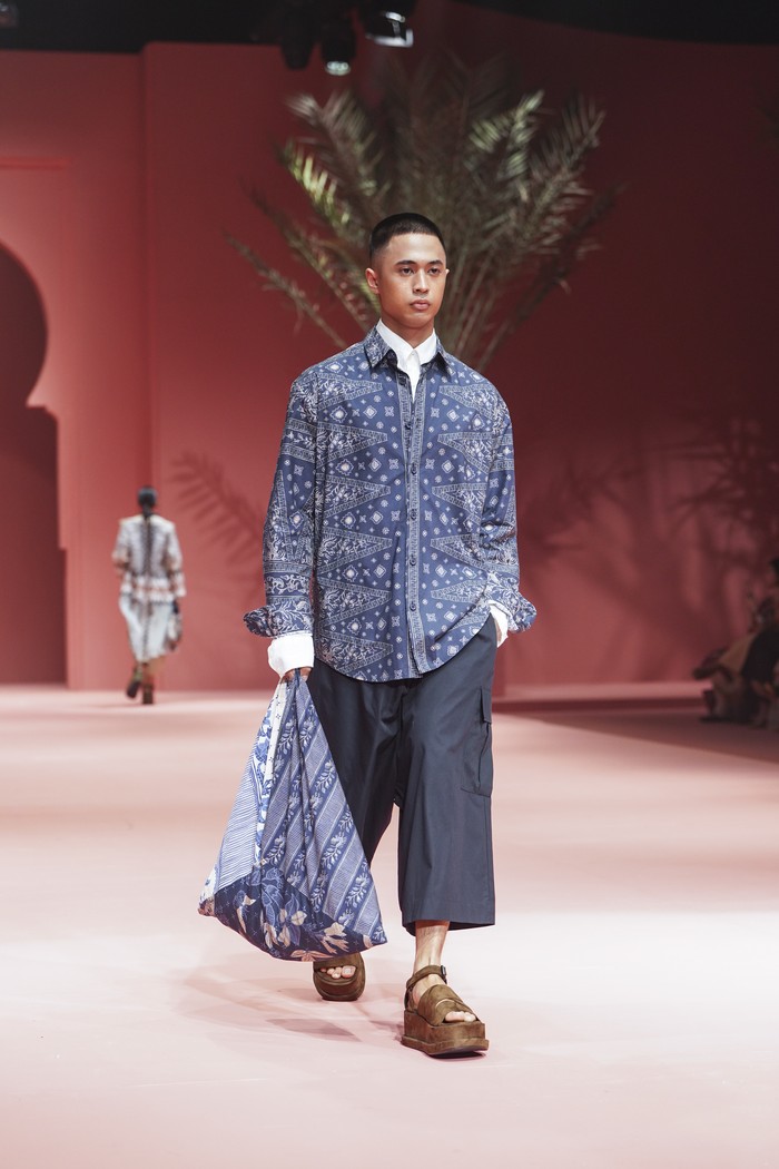 Salah satu yang jadi daya tarik sekaligus ciri khas adalah sulaman tangan lembut pada kain yang digunakan. Sulaman mengikuti pola motif ditambah payet untuk menambah kemewahan busana Raya/ Foto: Dok. Studio 133 Biyan