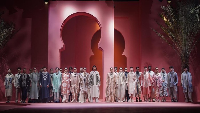 Ada look favoritmu, Beauties? Koleksi Raya 2025 oleh Studio 133 Biyan bisa kamu dapatkan di METRO Department Store Plaza Senayan. / Foto: Dok. Studio 133 Biyan