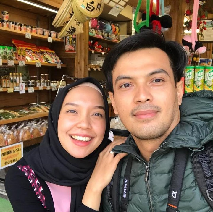 <p>"<em>MasyaAllah</em> <em>tabarakallah</em>, pasangan panutan. Sehat selalu Rahadi <em>Fams</em>," ungkap seorang netizen. "Ciee cieee bapak. (langgeng) <em>Till jannah</em> Pak Bu," tutur netizen lainnya. (Foto: Instagram: @temmyrahadi99)</p>