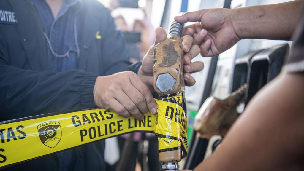 SPBU di Jember Disegel Gara-gara Diduga Selewengkan BBM Bersubsidi