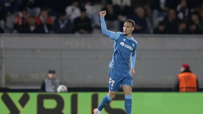 Antony Lari 70 Meter dan Cetak Gol, Betis ke Perempat Final Conference Antony kembali menunjukkan performa apik dalam laga lawan Vitoria de Guimaraes. Ia mencetak gol dan assist untuk bawa Betis ke perempat final Conference League.