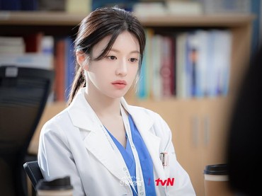 img-title Go Yoon Jung Bongkar Momen Awal Banjir Tawaran Casting