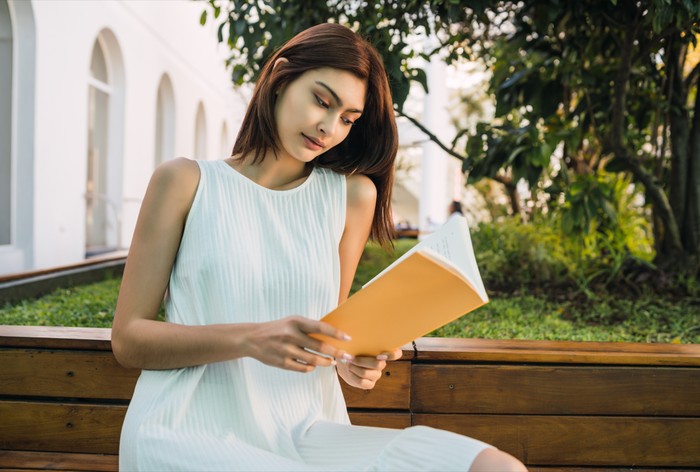 Jika kamu melihat tangan pertama kali, artinya kamu tipe yang suka mencari tantangan dan petualangan baru untuk mengembangkan keterampilanmu. Kamu tidak bisa diam saja dan selalu memaksa dirimu keluar dari zona nyaman.