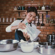 Si Hobi Baking, 5 Zodiak yang Paling Semangat Bikin Kue Lebaran