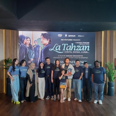 Sinopsis 'La Tahzan' Film Perselingkuhan Ariel Tatum dan Deva Mahenra