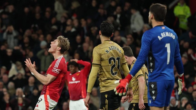 Sebanyak 8 klub berhasil melaju ke babak perempat final Liga Europa. Manchester United lolos meyakinkan dengan agregat 5-2 atas Real Sociedad.