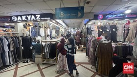 Pasar Tanah Abang Dirundung Sepi Meski Mau Lebaran, Kemana Pembelinya?
