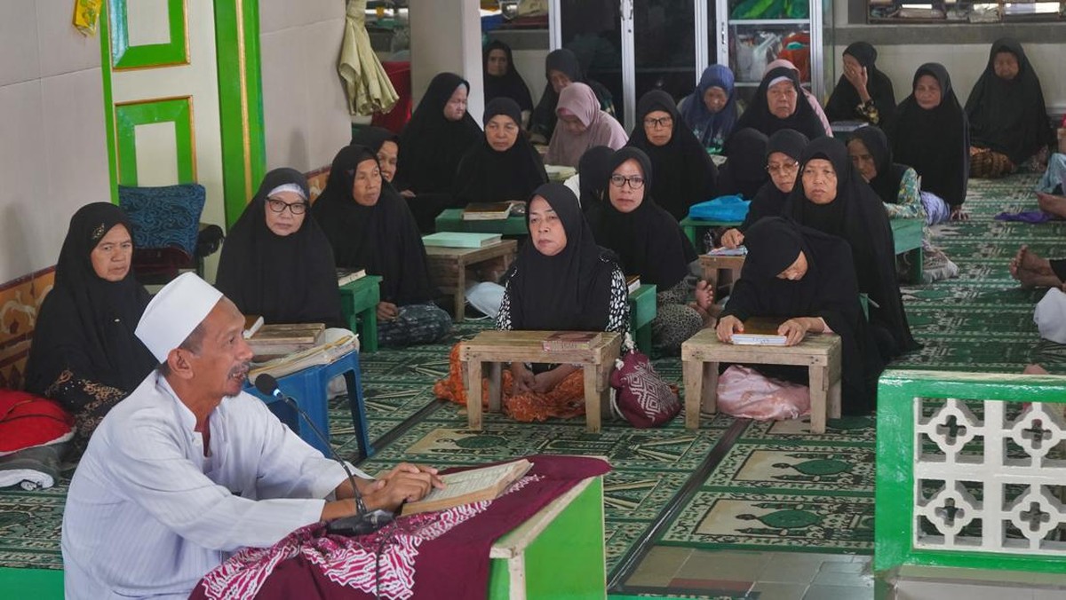 FOTO: Pesantren Kilat untuk Lansia di Berbagai Daerah