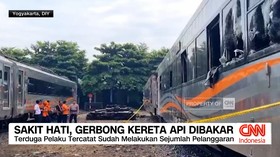 VIDEO: Sakit Hati, Gerbong Kereta Api Dibakar