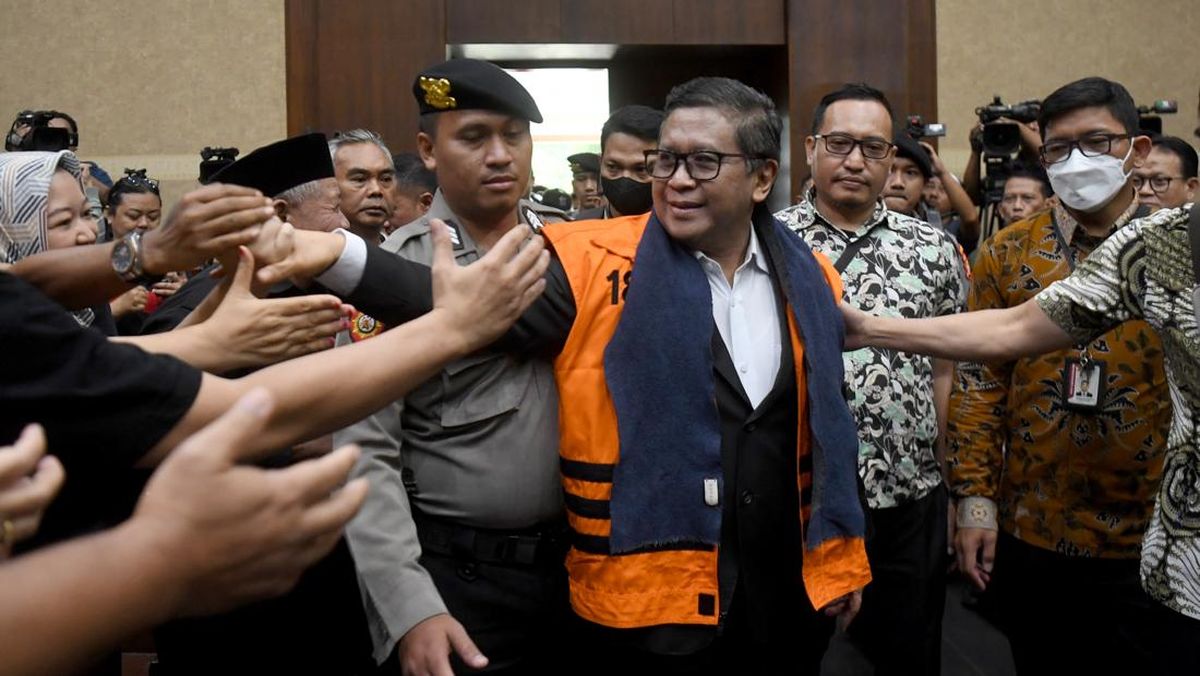 Dakwaan KPK: Hasto Minta Harun Masiku Rendam HP, 'Standby' di DPP PDIP