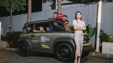 img-title Bahagianya Betrand Peto Dapat Kado Mobil dari Sarwendah