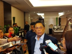 Rapat RUU TNI di Hotel Disorot, Utut: RUU Kejaksaan dan PDP Kok Nggak Dikritik?