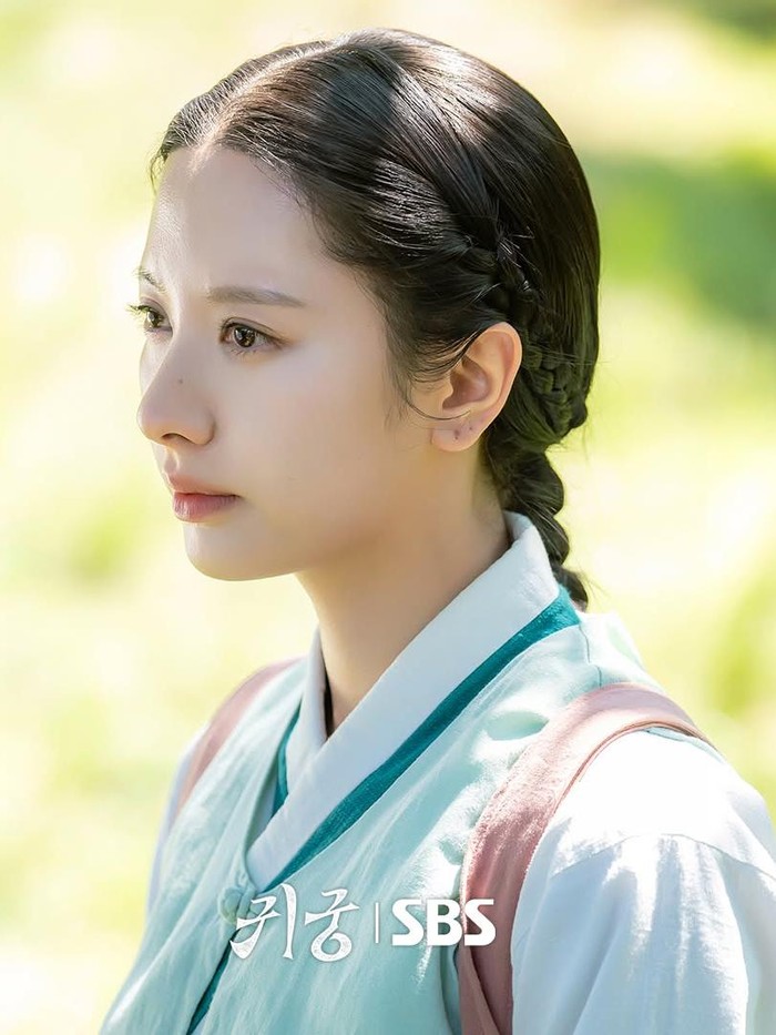 Still Cut Bona WJSN di Drakor The Haunted Palace/ Foto: instagram.com/sbsdrama.official
