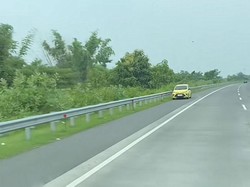 Video: Heboh Mobil Nekat Lawan Arah di Tol Paspro Berujung Tilang