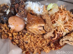 Nasi Ayam Dong Siprig Sudah Buka 4 Dekade, Ludes dalam 5 Jam