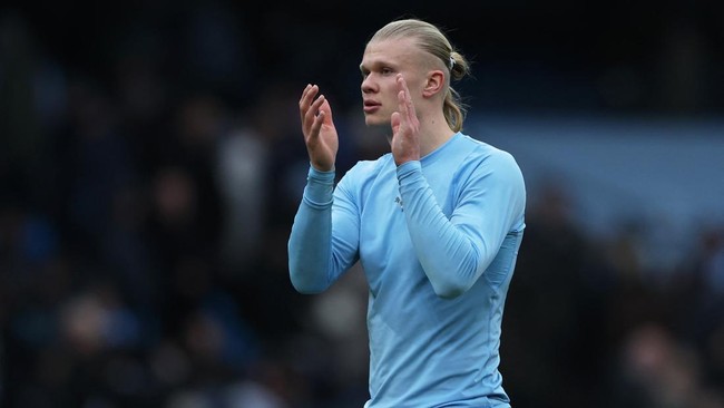 Striker Erling Haaland mencetak sejarah di Liga Inggris saat Manchester City ditahan Brighton and Hove Albion 2-2 dalam laga pekan ke-29, Sabtu (15/3).