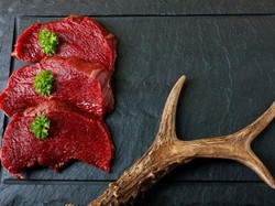 Duh! Restoran Ini Ketahuan Simpan Bangkai Rusa Buat Dimasak Jadi Sup