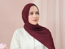7 Warna Hijab yang Cocok untuk Kulit Warm Undertone