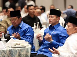 AHY: Ada yang Coba Bentur-benturkan Pak SBY dengan Presiden Prabowo
