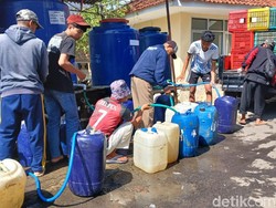 Air Asin Tanjung Diserbu Warga Tasikmalaya Jelang Lebaran