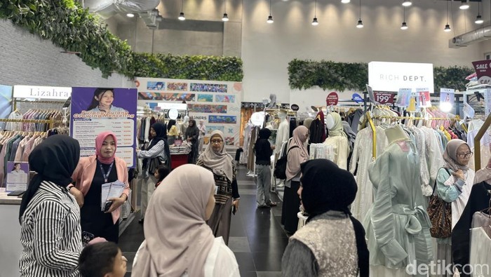 Ditengah iklan besar dan dominasi brand global, pertanyaan klasik ini terus muncul, apakah brand lokal bisa naik kelas secara nasional tanpa buang-buang uang?
