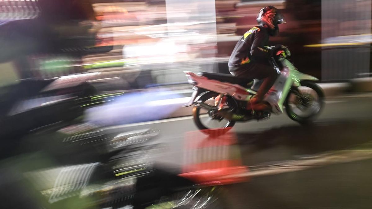 Viral Aksi Balap Motor Liar di Jalan Layang Antasari, Polisi Selidiki