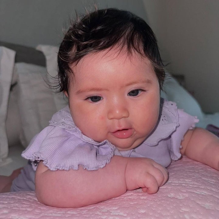 <p>Melihat dari laman Instagram, Jessica kerap mengunggah momen kebersamaannya bersama <em>baby</em> Hagia. Perempuan yang akrab disapa Jedar ini juga sering membagikan wajah <em>close up</em> sang putri. (Foto: Instagram: @inijedar)</p>