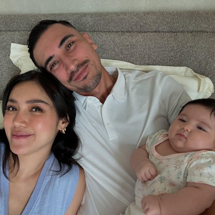 <p>Diketahui, sang Ayah merupakan pria keturunan Belanda. Oleh karena itu, Hagia akrab disapa dengan nama Noni Jia. (Foto: Instagram: @inijedar)</p>