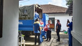 Kemensos Kirim Bantuan bagi 4 Warga Desa Terdampak Banjir Sumedang