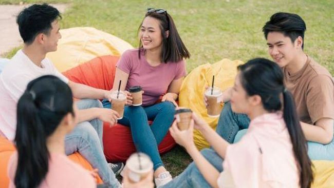 4 Tips Hadapi Anggota Keluarga yang Nggak Sefrekuensi