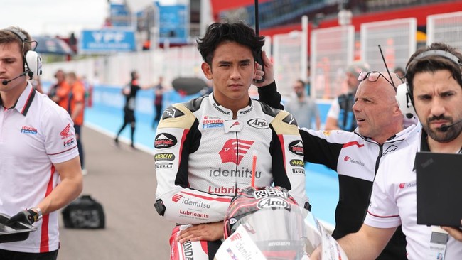 Mario Aji gagal meraih poin pada balapan Moto2 Argentina 2025 setelah mengalami kecelakaan di Sirkuit Termas De Rio Hondo, Minggu (16/3) waktu setempat.