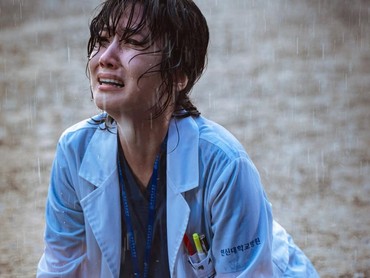 Kata Sutradara soal Ending 'Hyper Knife' yang Dibintangi Park Eun Bin