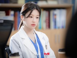 Fakta-fakta Go Youn Jung, Artis Cantik Pemeran Drama Korea Resident Playbook