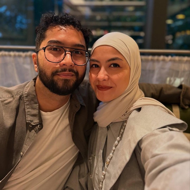 <p>Revalina dan Rendy sendiri sudah menikah selama 10 tahun. Beberapa waktu lalu, keduanya baru saja merayakan hari jadi pernikahan mereka . (Foto: Instagram: @vatemat)</p>