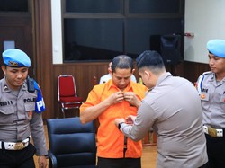 Eks Kapolres Ngada AKBP Fajar Widyadharma Dipecat!