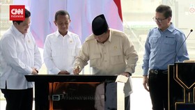 VIDEO: Resmikan Pabrik Emas Freeport, Prabowo: Terbesar Di Dunia