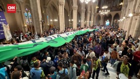 VIDEO: Doa Ribuan Orang Buenos Aires untuk Paus Fransiskus