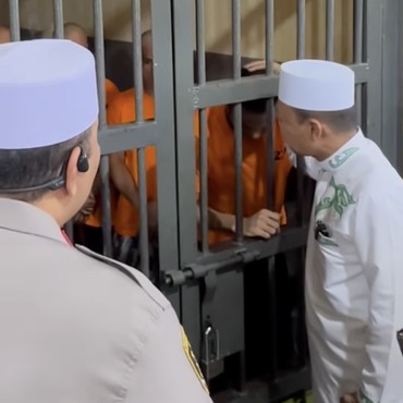 Kondisi Terkini Vadel Badjideh Ditahan di Rutan Terekam Kamera Ustaz Dasad Latief