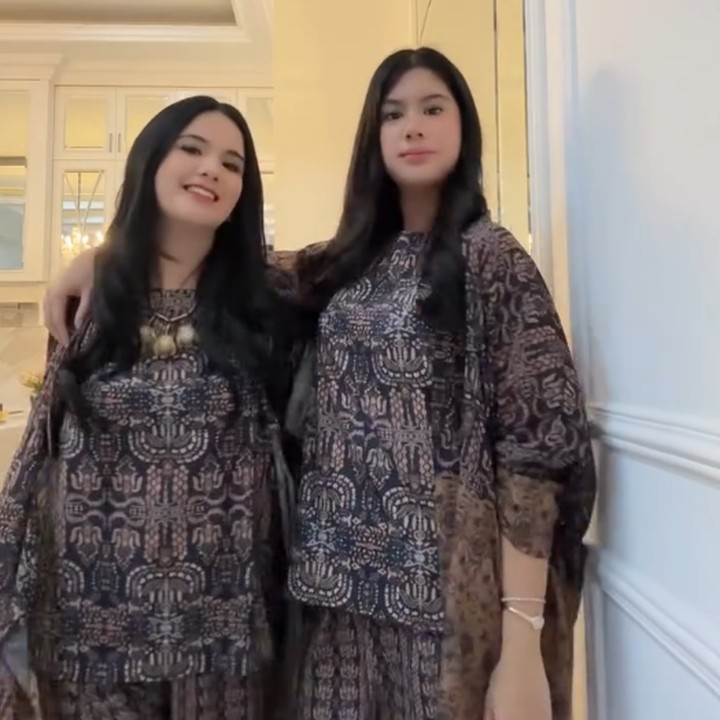 <p>Dalam video ini, Aira terlihat cantik dan memiliki body goals ala model yang tinggi menjulang. Tinggi Aira bahkan sudah melebihi tinggi ibundanya. Perlu diketahui, Aira belakangan memang diketahui tengah menggeluti dunia modeling. (Foto: Instagram @annisayudhoyono)</p>