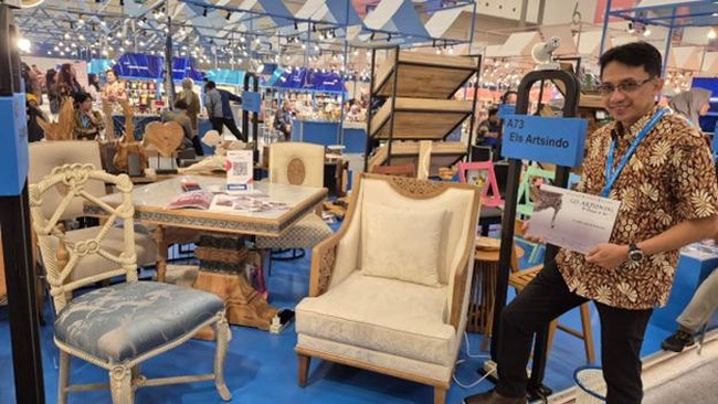 Els Artsindo, produsen mebel asal Jepara, sukses ekspor ke lima benua dan tampil di BRI UMKM EXPO(RT) 2025, didukung inovasi serta kemitraan dengan BRI.