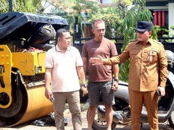 Bupati Sujiwo Semprot Pelaksana Perbaikan Jalan Parit Bugis yang Lamban