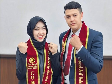 Terpopuler: Potret Dr. Shindy Kakak Ria Ricis & Suami Lulus S2 Kedokteran