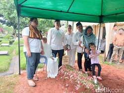 Lebaran Pertama Tanpa Mat Solar
