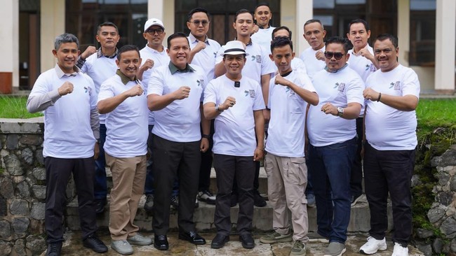 Bupati Bandung Dadang Supriatna memperkenalkan inovasi teknologi pengolahan sampah yang tidak hanya menghilangkan limbah, tetapi juga menghasilkan oksigen.