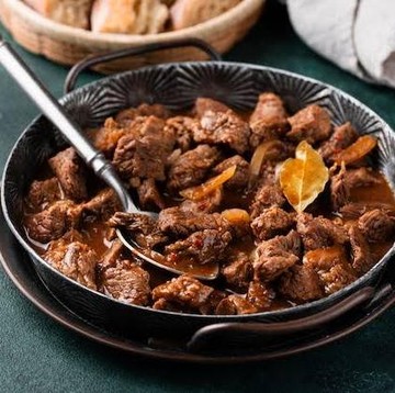 Kepala Mendadak Pusing Setelah Konsumsi Daging Lebaran, Ketahui 7 Penyebabnya!